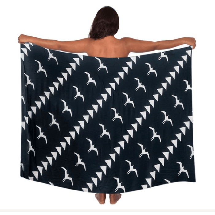 Flying Iwa Pareo Casual Movements Inc.