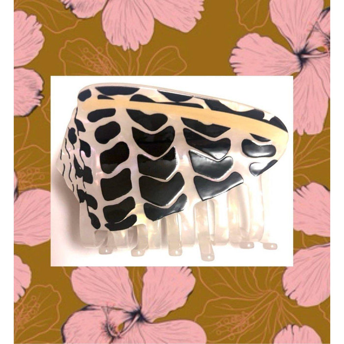 Hebrew Cone Shell Claw Clip The Coconut Collective